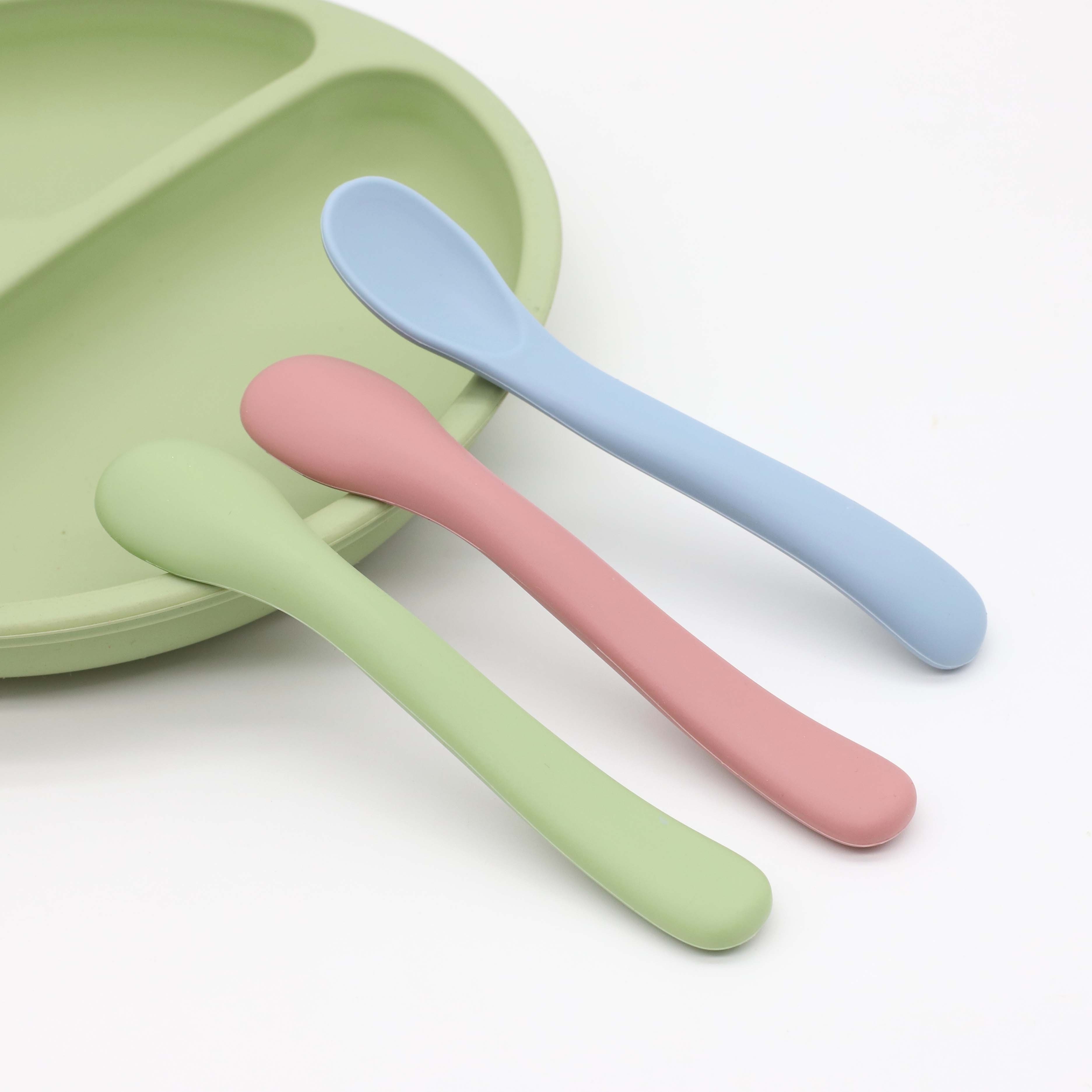 Self Feed Spoon - These soft-tip silicone baby spoons are
